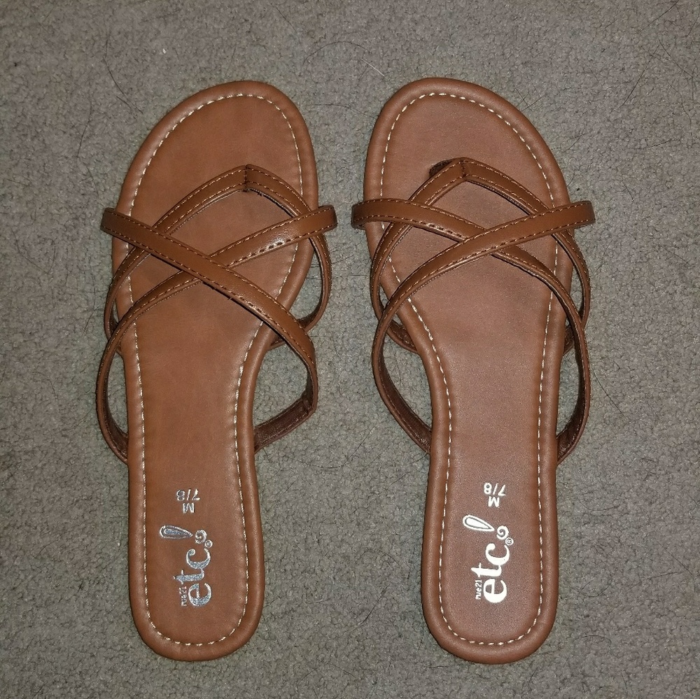 NWOT Strapy Flip Flops